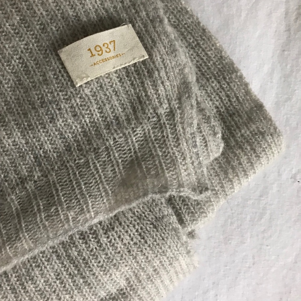 Madewell 1937 grey knit scarf